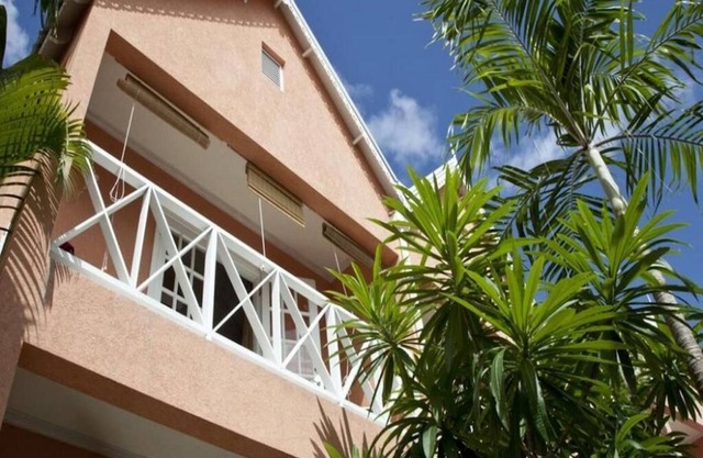 Ajoupa 4, Luxurious self-catering villas available for short-term holiday rental