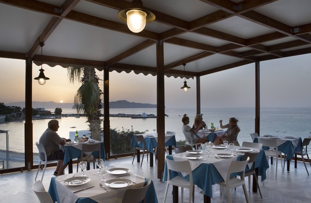Akasti Hotel