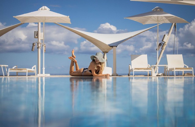 Akrogiali Beach Hotel Apartments