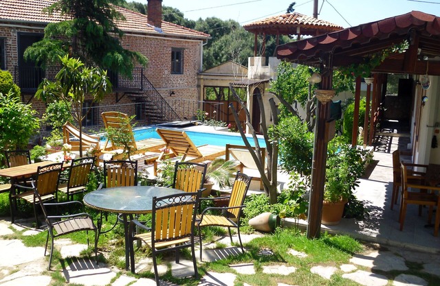 Akropolis Guest House