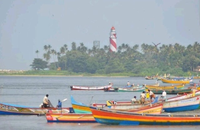 Akshara, villa cerca de la playa de kollam, pallithottam, beach road, kollam, kerala, India