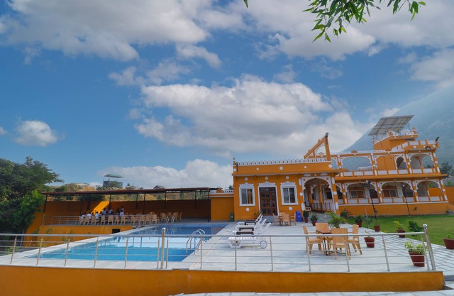 Akshay valley Hotel & Restro