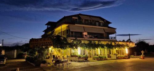 Aktaion Hotel