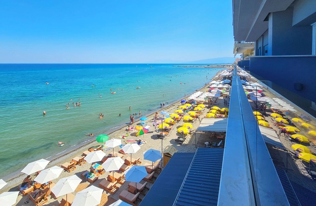 Akteon Girni Hotel