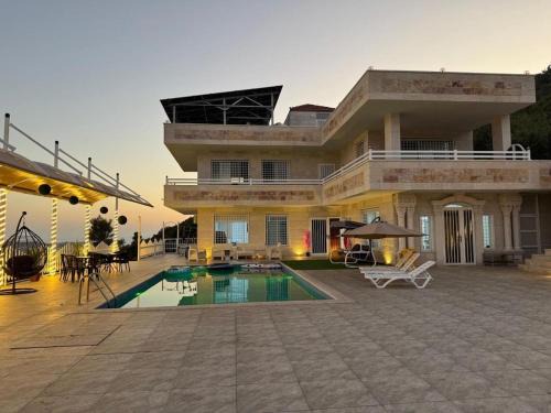 Al-Castle Villa