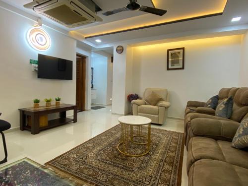 AL-MANAL 203 Luxury Suite Rooms 3BHK