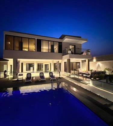 Al Qand Chalet For Families Only