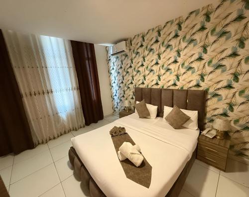 Al-RAYAN HOTEL SUITES