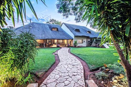 Al Thandiwe Cliff Chat Lodge