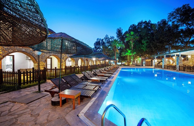 Alados Otel