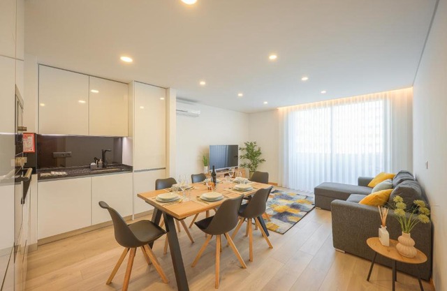 Alameda 74 Luxury incl Parking by Home Sweet Home Aveiro