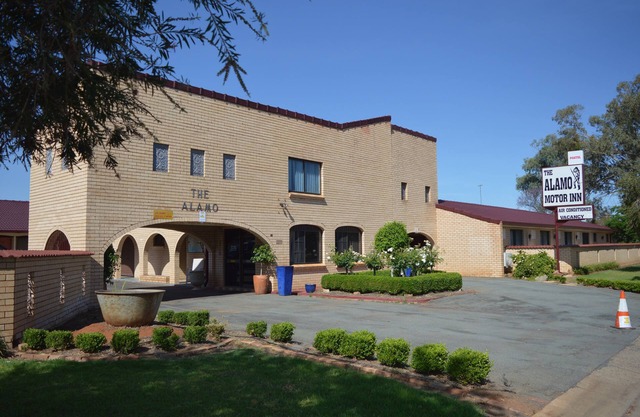 Alamo Motor Inn
