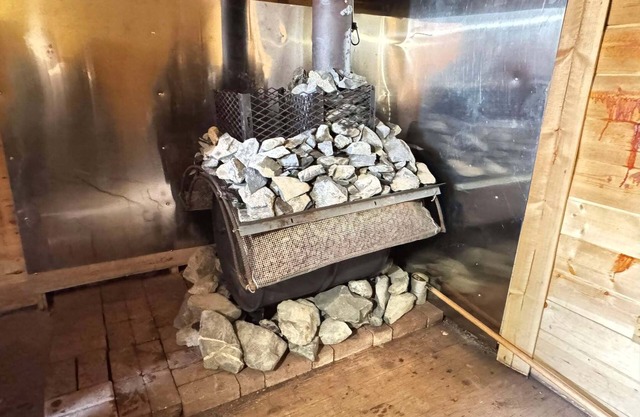 Alaska Native Steam Bath w/Power and Water for RV, free wifi