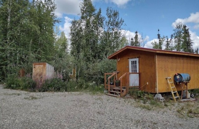 Alaskan Adventure Dry Cabin #2