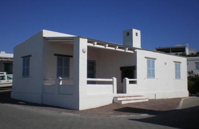 Albatros Holiday Home