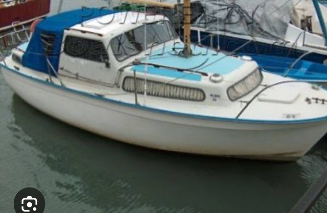 Albin 25 Trawler on Beautiful Lake Chelan Camp at dockside or explore uplake.