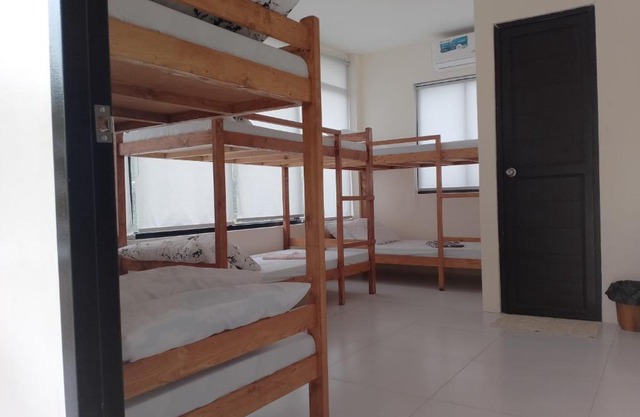 ALCOY PLAZA ECO PARK - BARKADA ROOM