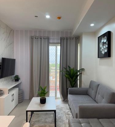 Alder - One Bedroom Condo Unit with Balcony