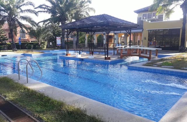Aleth's Apartelle cerrado al Evia Lifestyle Center
