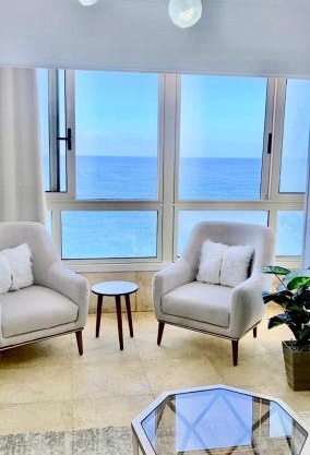 ALEX HOMES - Stanley Luxury Apartments with Direct Sea View