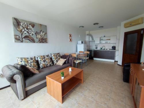 Alexa beach apartment in Victoria Complex