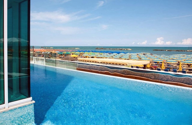 Alexander Museum Palace Hotel
