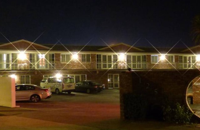 Alexandra Heights Motel