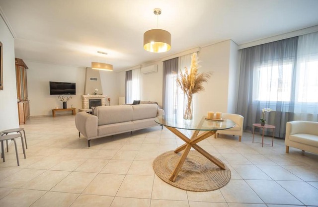 Alexandros Suite