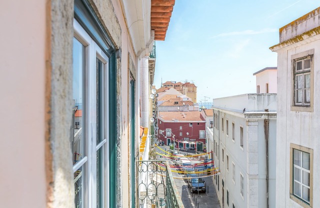 Alfama Spacious and Central Apartment, By TimeCooler
