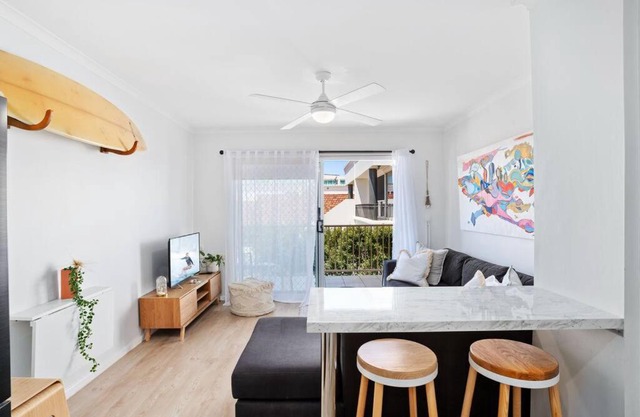 Alfred Street - Hosted by Burleigh Letting