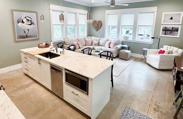 Alfresco Living Large in Fairhope・King Bed