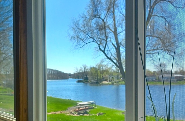 Algonquin Lakeside Suite D with Private Dock
