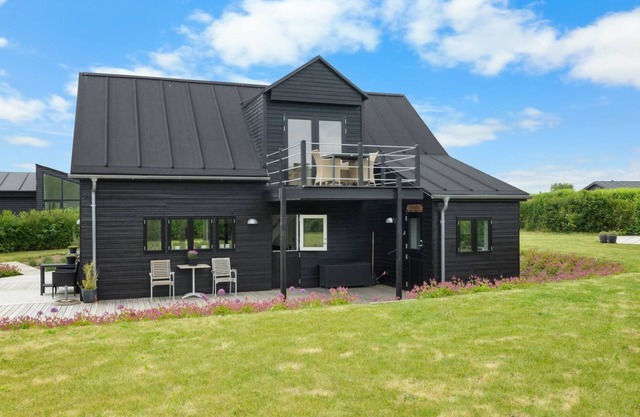 "Aliana" - 300m from the sea by Interhome