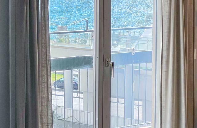 Alimos Sea View Family Apartment