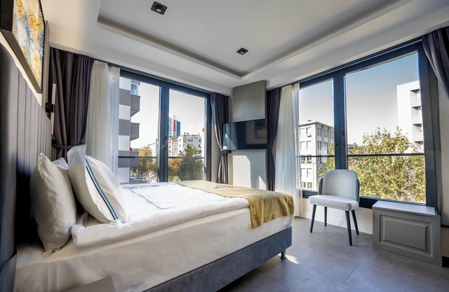Alion Hotel