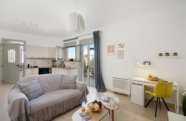 Alkmini Apartment