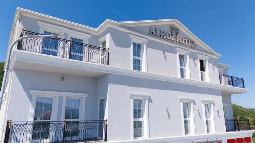 Alko Hotel Bushat
