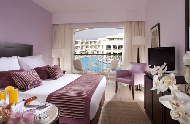 All-Inclusive Escape | Live Shows, Aqua Fit & Pool-View Comfort, 3 Rooms