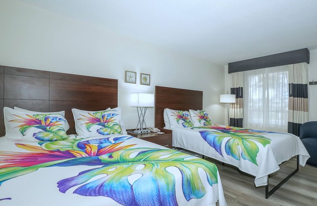 All-New, Private, 70" TV, Heated Pool, Tiki Bar & Grill