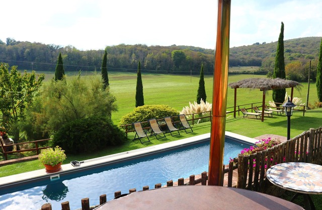 ALQUILER DE TODOS LOS HOTELES - Encantadora villa toscana con piscina, jacuzzi, aire acondicionado, Siena 15 km