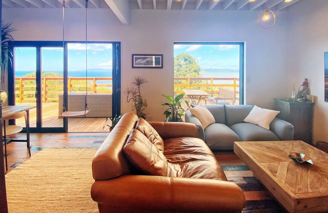 All rooms have an ocean view! Sauna/Jacuzzi/private beach/wood deck etc. An interior that makes you feel like you are abroad!
