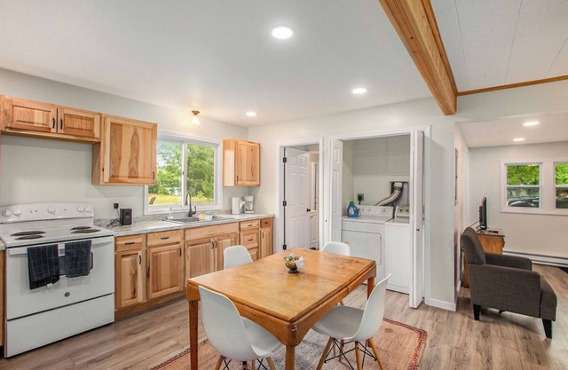 Pine & Manistee Rivers All Seasons, Modern, Cozy Cabin