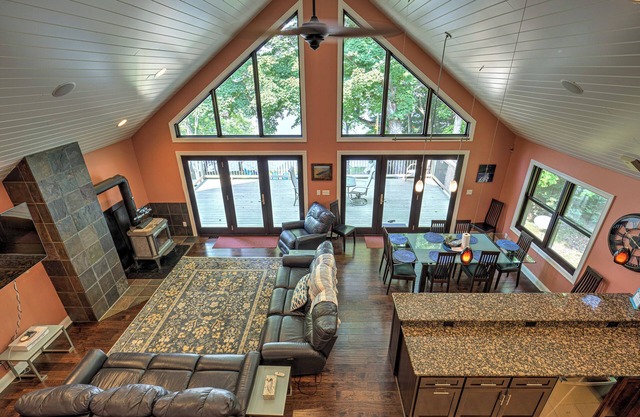 All-Season Retreat – Perfect for ATV, Snowmobiles, Skiing, Hunting, and Fishing