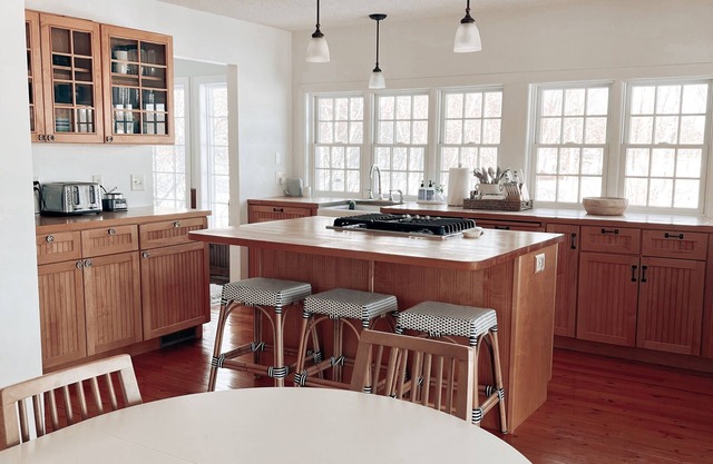 All the coastal vibes of Nantucket & 600 ft of shoreline on Lake Ossawinnamakee
