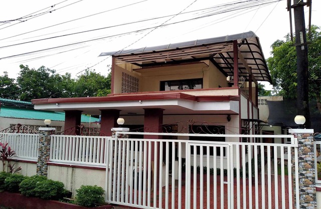 All Yours! Roomy 3-Bed Villa + Chill Pool, Balcony Views & Skydeck Vibes