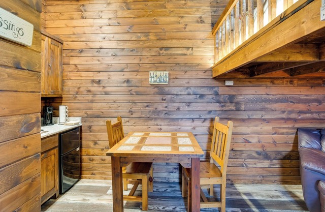 Allen Studio Near Downtown: Hiking, Fishing & More