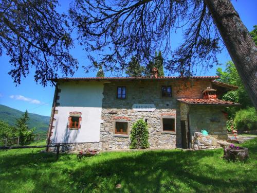 Alluring Farmhouse in Ortignano with Swimming Pool
