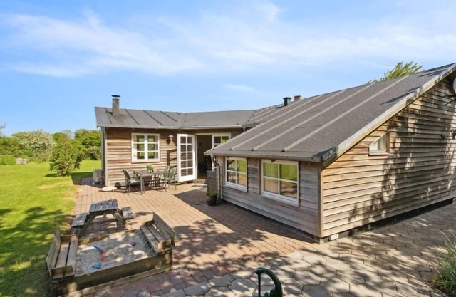 "Alma" - 400m from the sea by Interhome