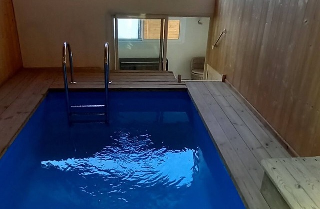 Alma Bella -Parent suite with private indoor heated pool