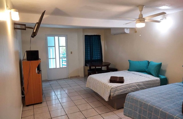 Almendro Guest House @ La Parguera - Cayo Corral 3 mins from the boat ramp